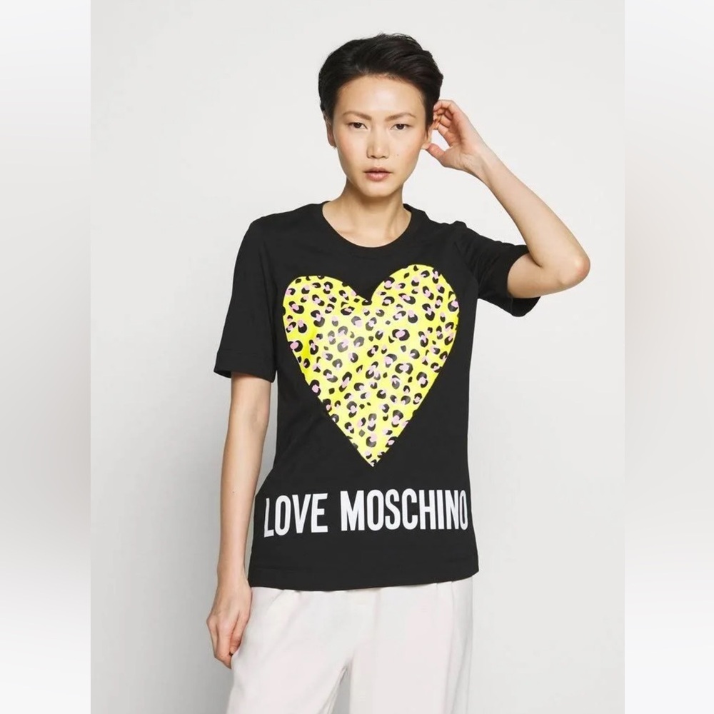 Love Moschino Leopard Animal Heart Print Cotton T Shirt Top Crew Black Yellow 6